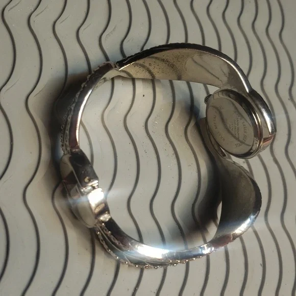 Watch - Picture 2 of 4